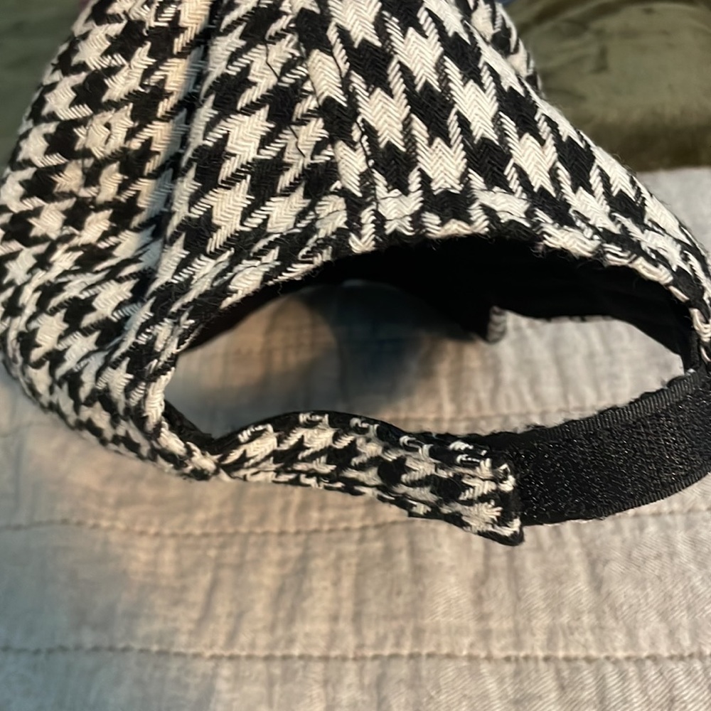hat - Picture 2 of 3